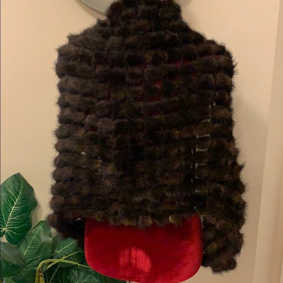 Beautiful 100% Mink shawl - Picture 5 of 9